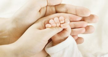 Novel in vitro diagnostic tool to test for variety of metabolic disorders in newborns parents and baby shutterstock_95864356