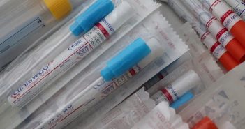 Plasmonic biosensor to detect SARS-CoV-2 in COVID-19 patients diagnostic-swab